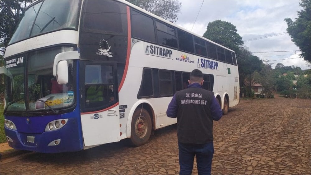 Secuestraron un micro por “deudas” por parte de su propietaria. Policía de Misiones | UR-V