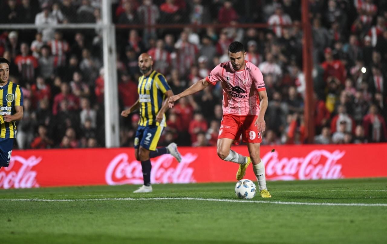 Instituto y Rosario Central, en Alta Córdoba, por la fecha 10 de la Copa de la Liga Profesional. (Facundo Luque / La Voz)