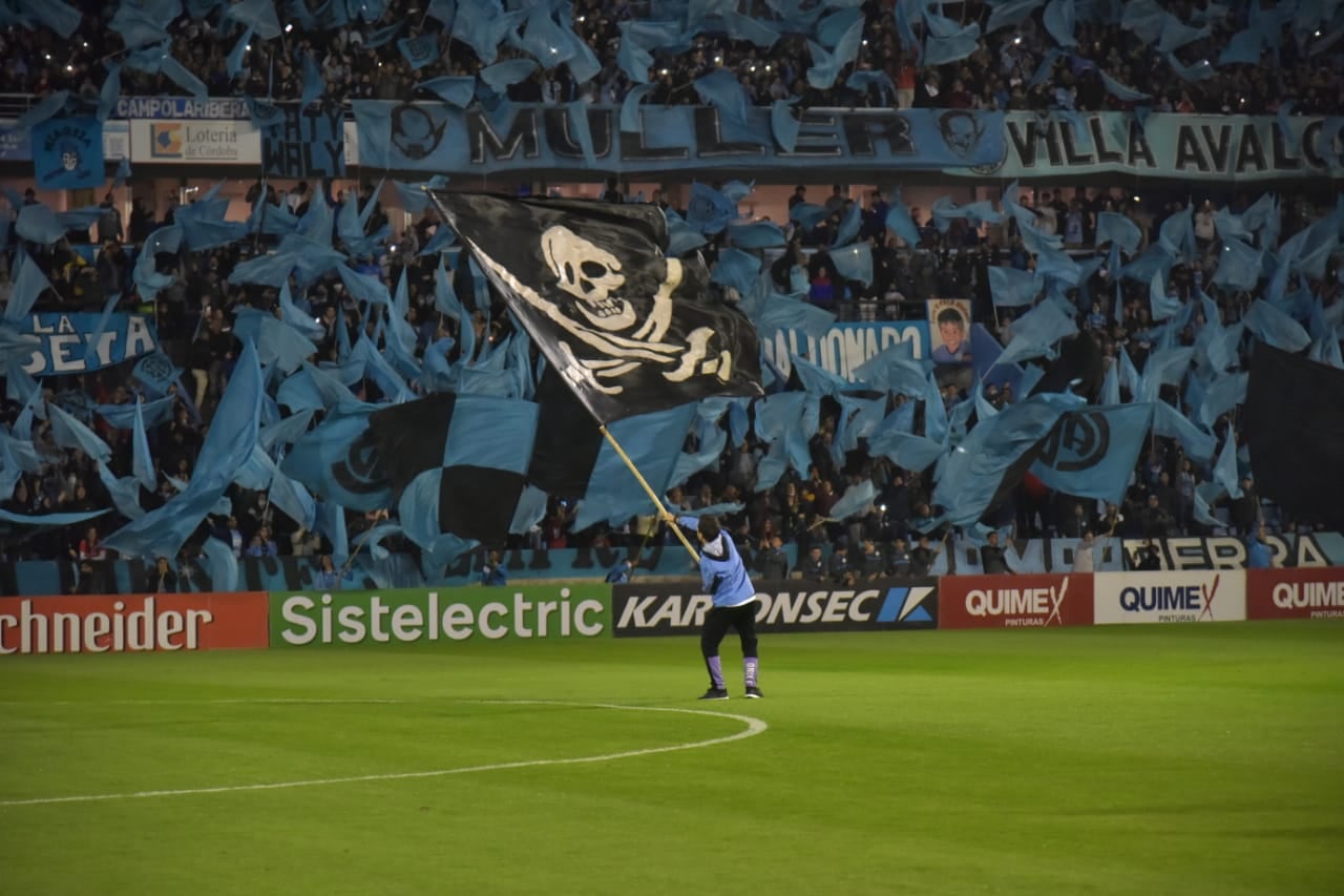 Belgrano juega viernes por la noche contra Flandria en el Gigante de Alberdi, en el marco de la fecha 16 de la Primera Nacional 2022.  (Facundo Luque / La Voz)