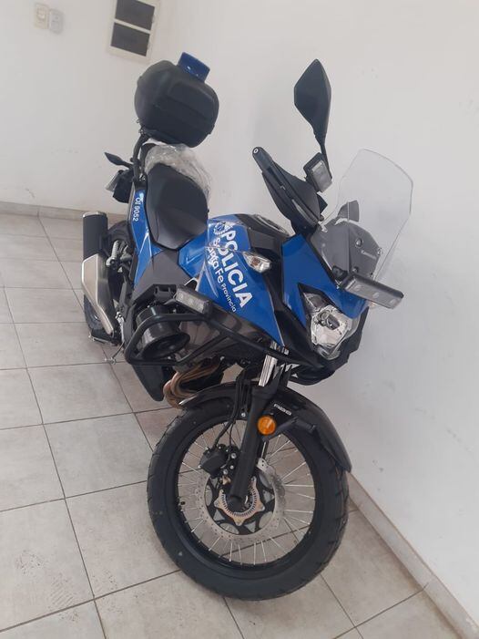 Zavalla y Pérez recibierin motos de patrullaje (Comuna de Zavalla)