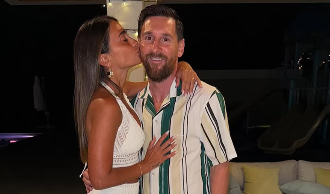 Messi junto a su esposa recibieron un nuevo año en Rosario.