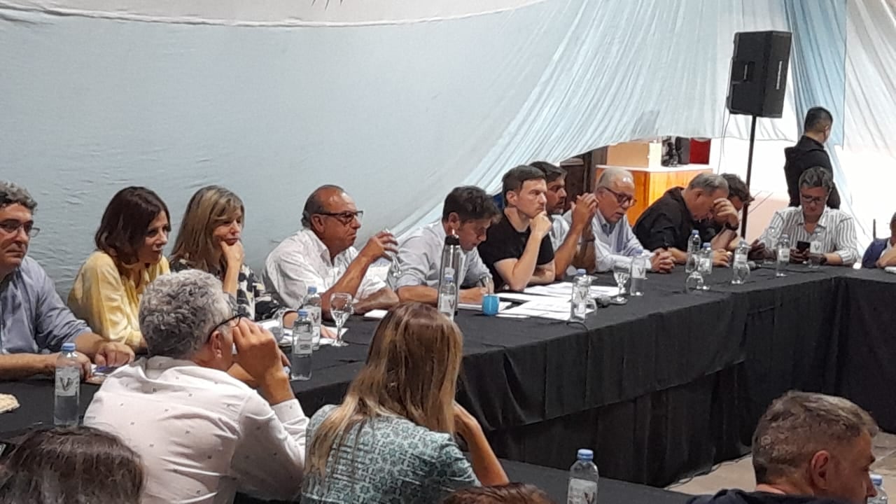 Kicillof encabezó en Claromecó un encuentro con Pymes de la producción, el comercio y los servicios