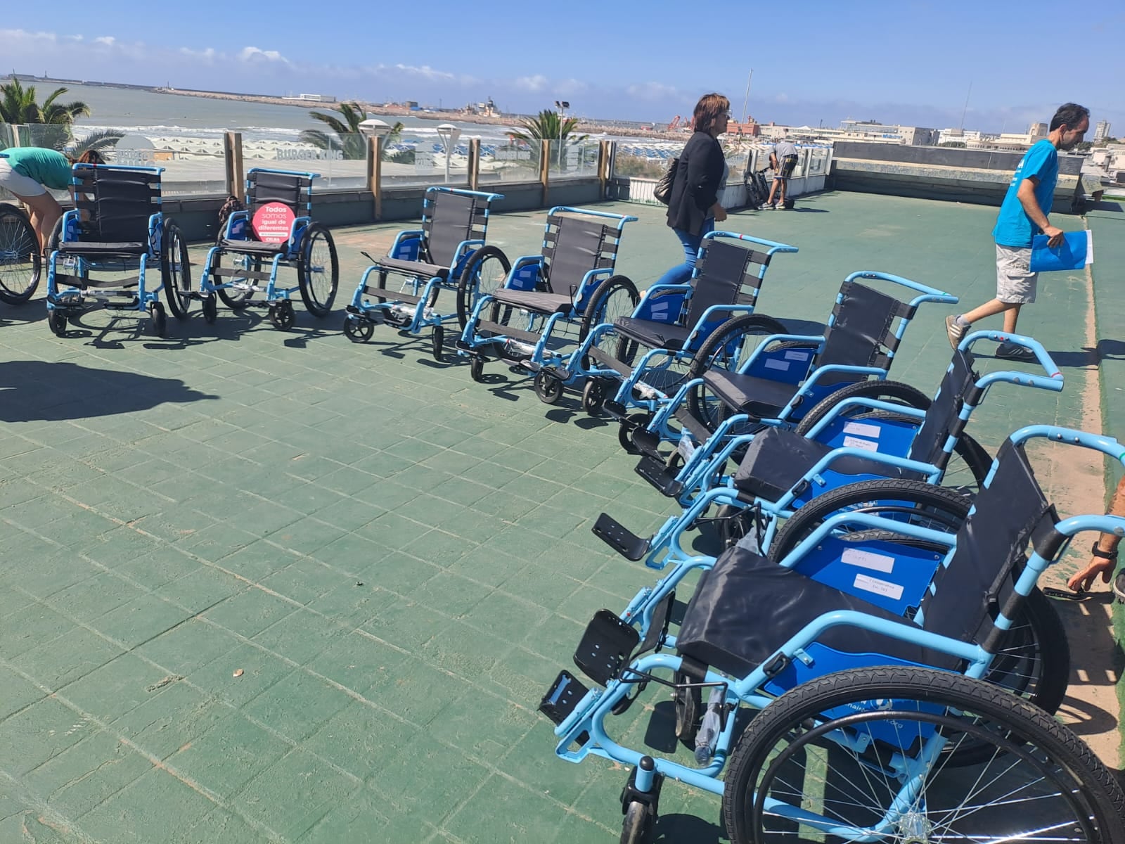 Incorporan cuatro sillas de ruedas a las playas de Tres Arroyos