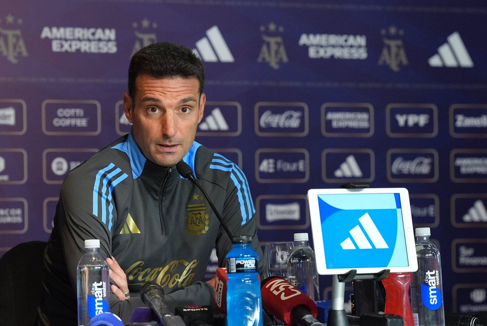 Scaloni se quejó sobre el calor de Barranquilla para el partido contra Colombia (Foto: Prensa Argentina).