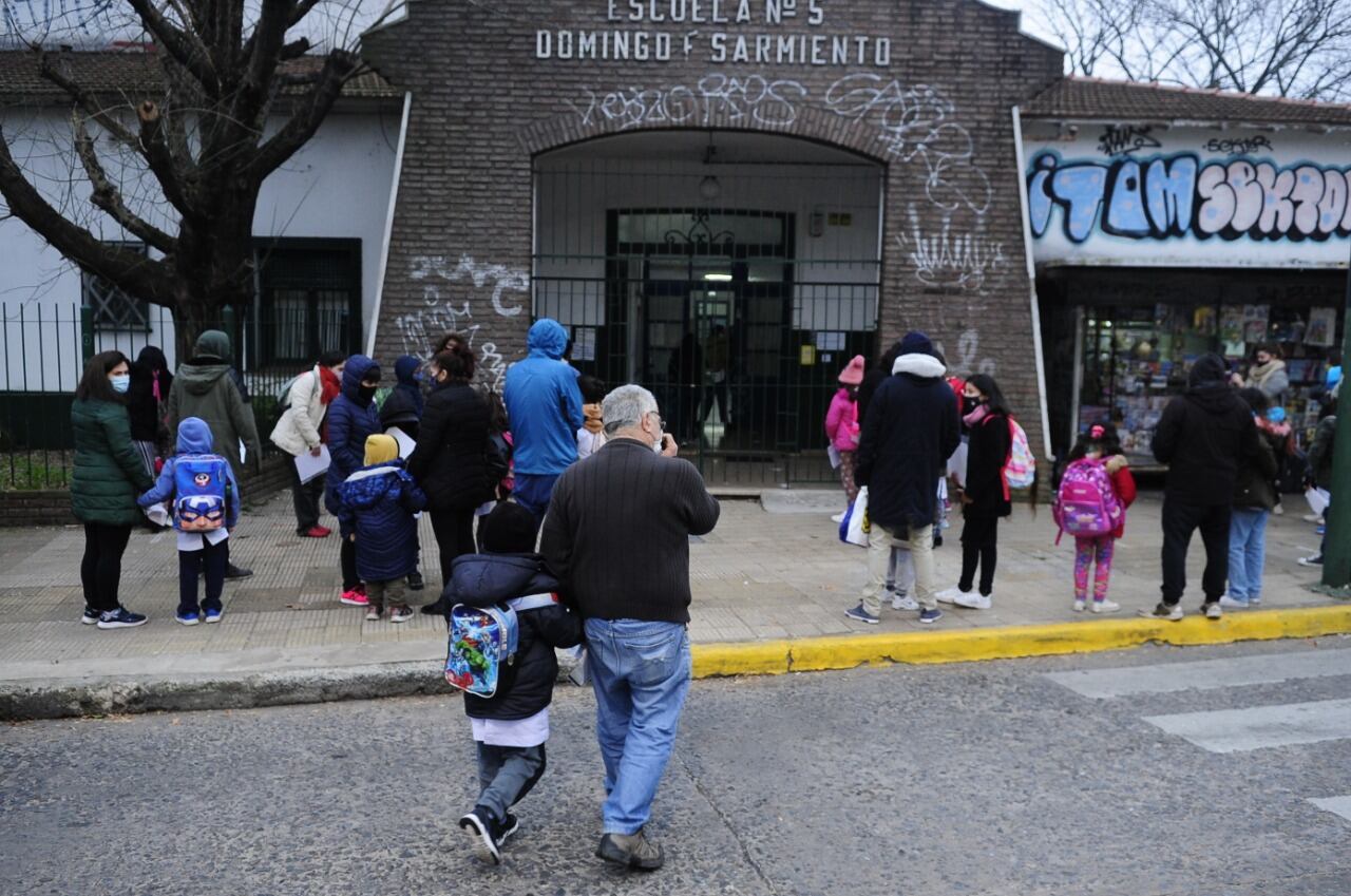 Las clases presenciales volvieron con estrictos protocolos tras las vacaciones de invierno.