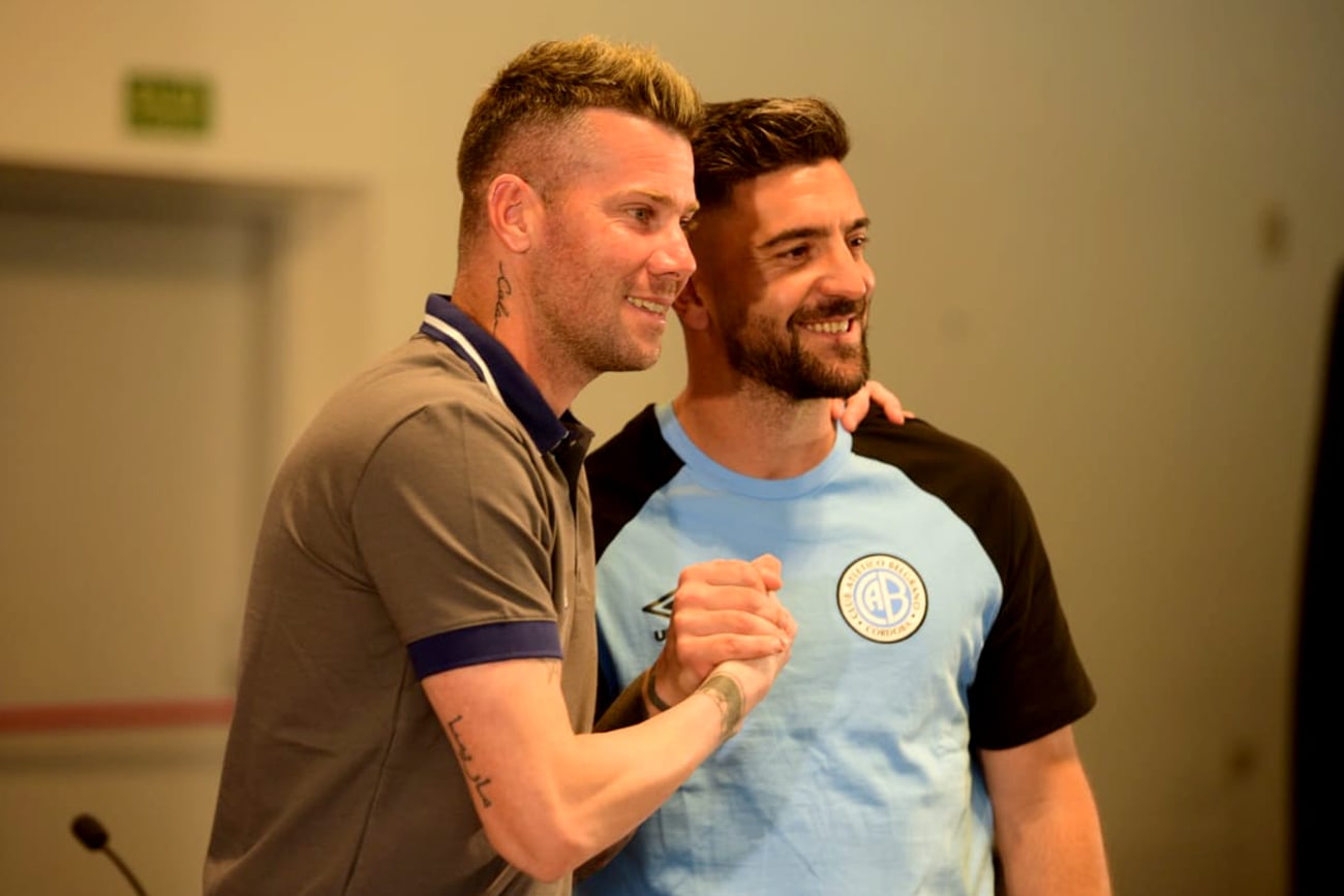 Guido Herrera y Alejandro Rebóla. Presentación del clásico cordobés Talleres y Belgrano el próximo domingo. (José Gabriel Hernández / La Voz)