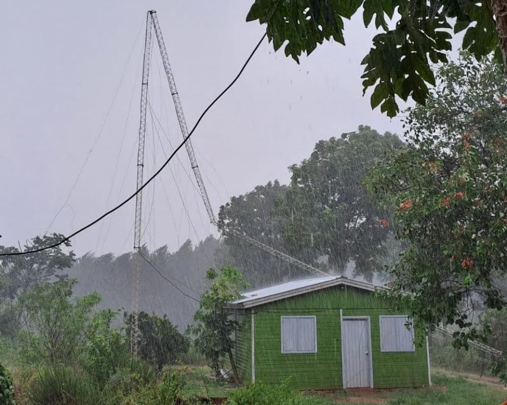 Caída de arboles y corte de energía en Eldorado tras un fuerte temporal.