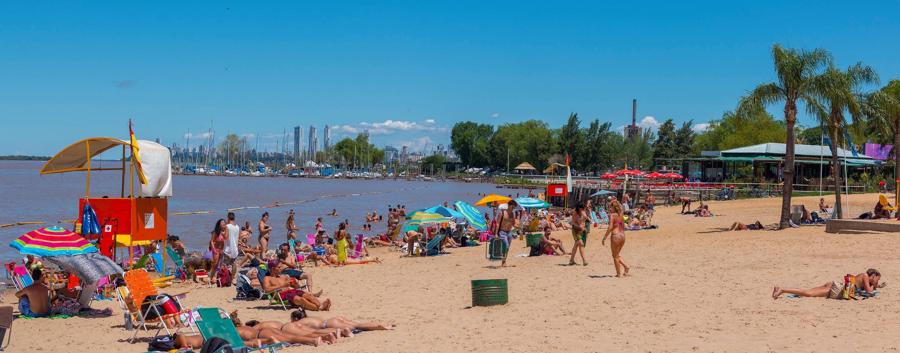 La Rambla Catalunya es una gran opción para disfrutar de una playa más convencional