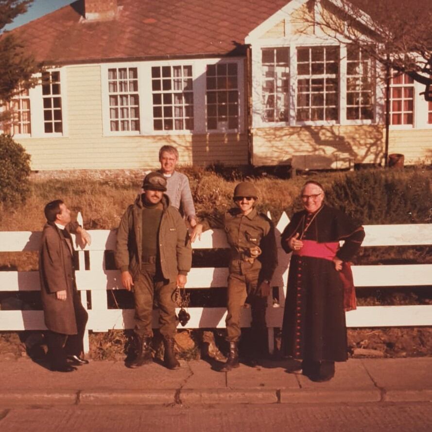 Libro sobre Malvinas escrito por Miguel Romano: fotos, documentación y algunas cartas que intercambió con su mujer
(Miguel Romano)