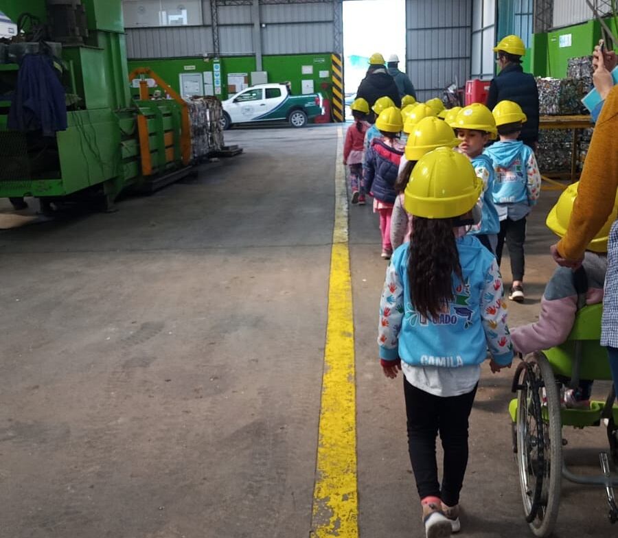 Alumnos del Jardín Nº 901 visitaron la Planta de Separación de Residuos