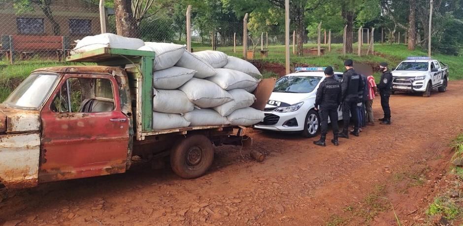 Tres hombres terminaron detenidos por el robo de hoja verde en Los Helechos.