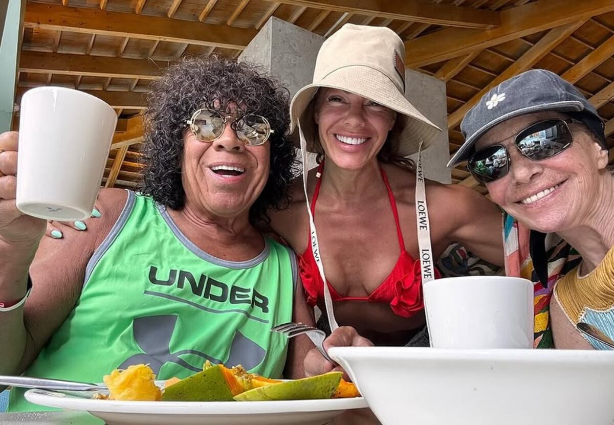 Risas y playas paradisíacas: así son las vacaciones de La Mona Jiménez en el Caribe