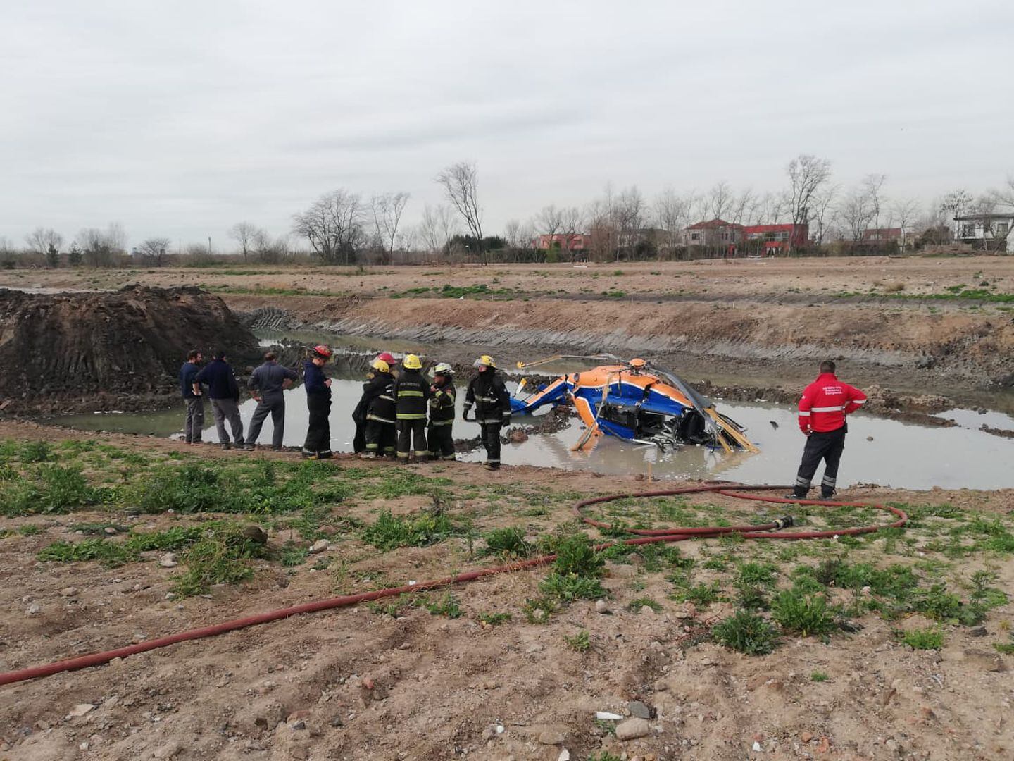 Los bomberos actuaron de inmediato asistiendo a los heridos.