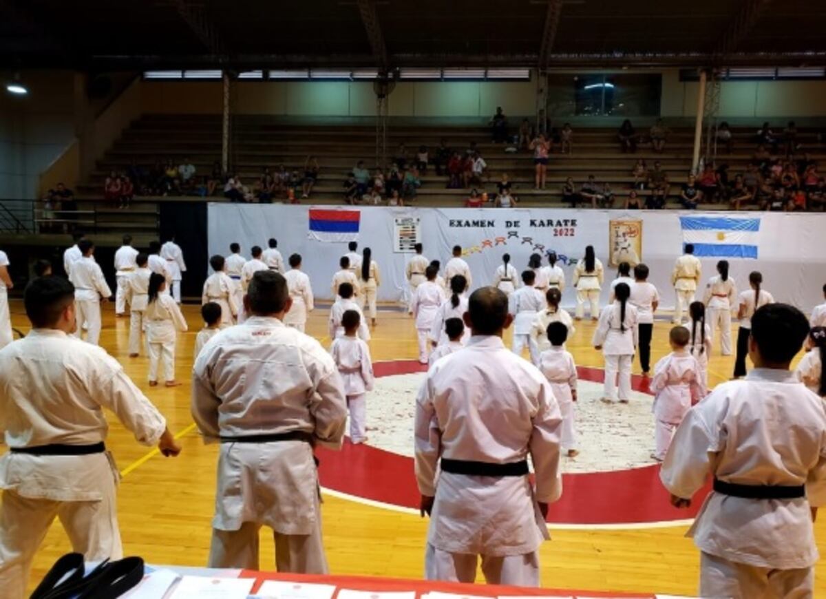 Puerto Iguazú: alumnos de la Escuela Municipal de Karate rindieron sus exámenes finales