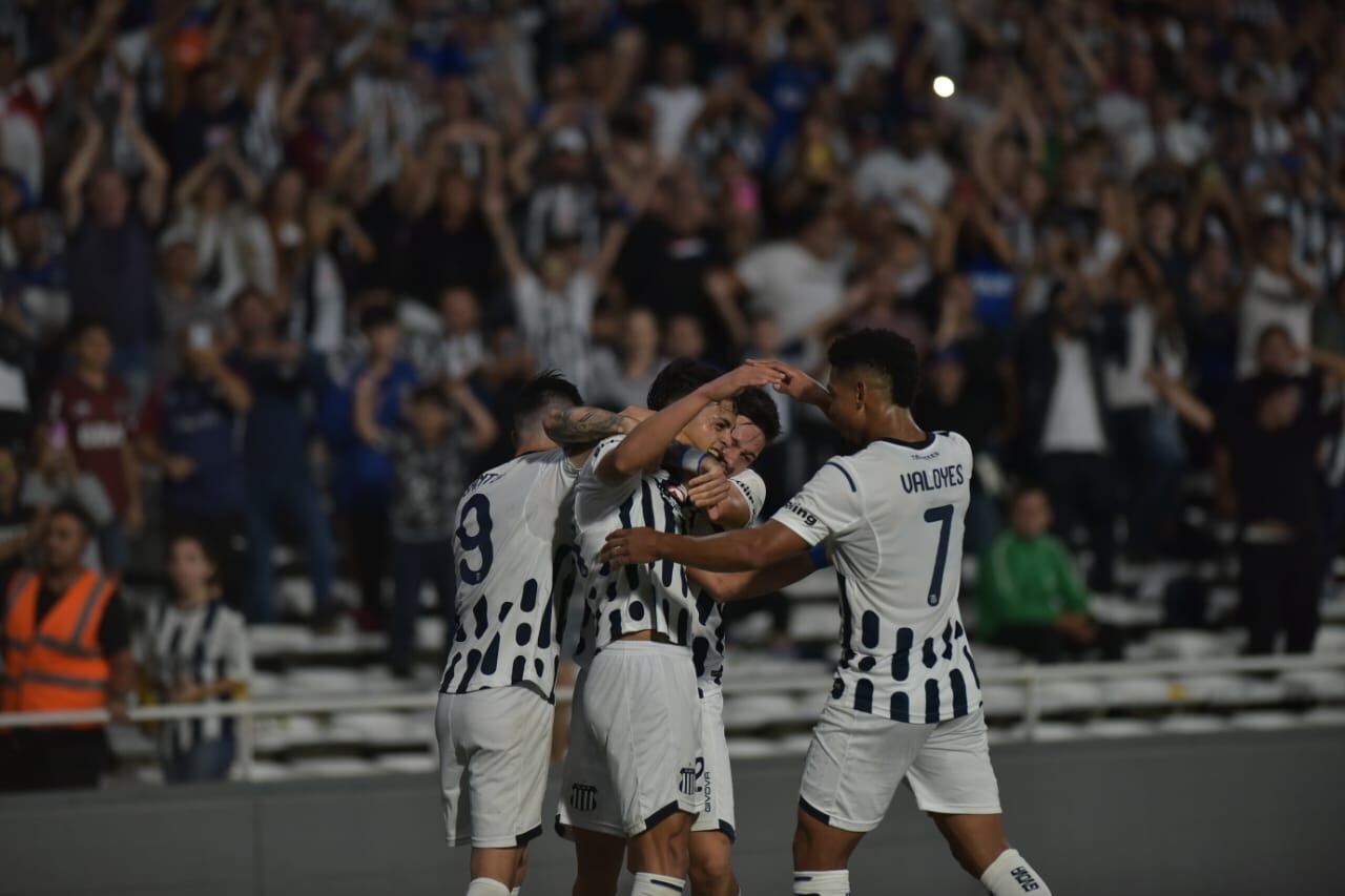 Talleres le ganó a Barracas Central en el Kempes (Facundo Luque / La Voz)