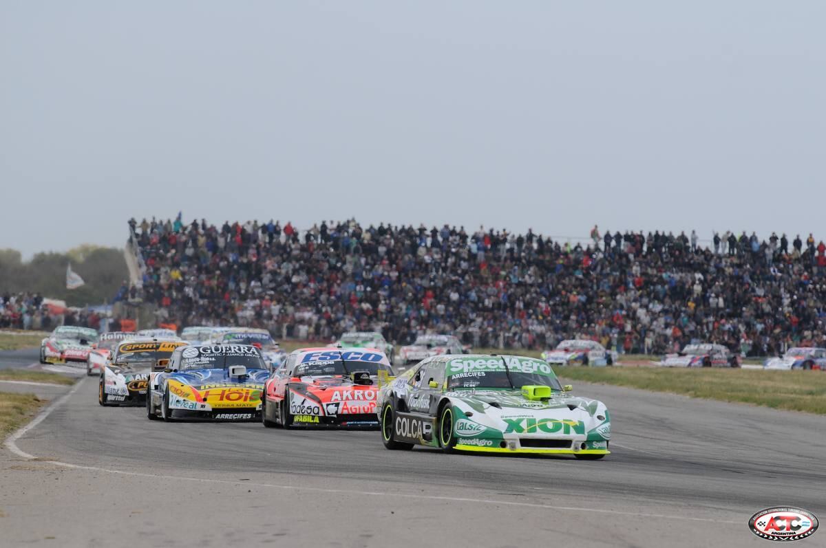 TC en el Autódromo Rosendo Hernández