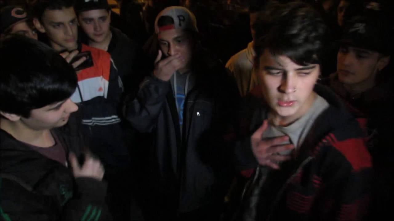 Duki y Lit Killah en una batalla de freestyle.