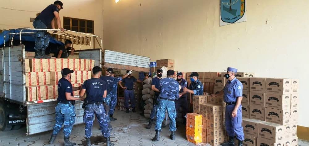 Las mercaderías secuestradas fueron llevadas al cuartel de bomberos