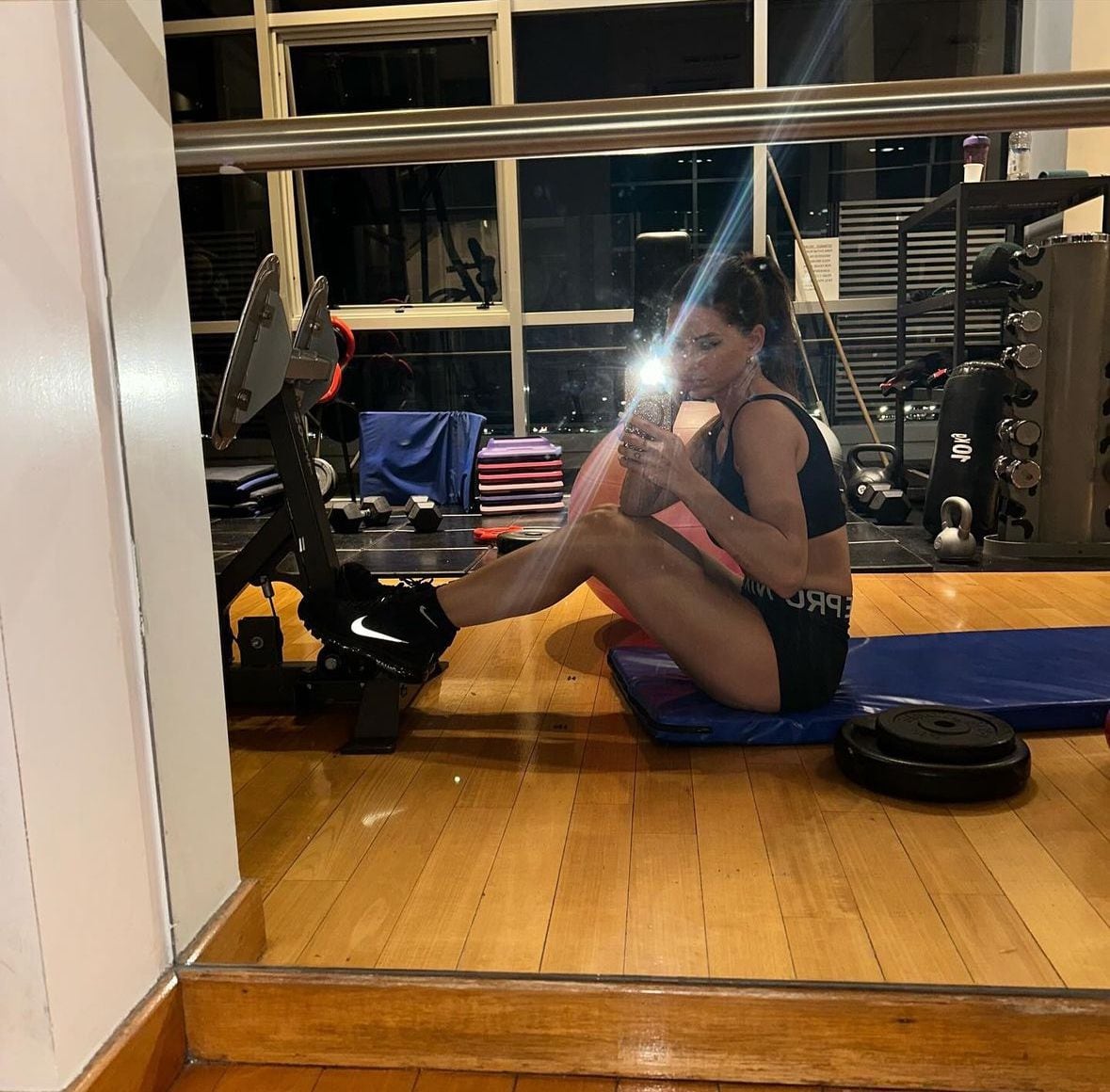 La China Suárez en el gimnasio.