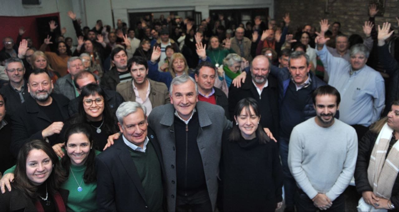 Tras autodefinirse "militante del federalismo", Morales garantizó en La Pampa que "caminaremos el país", convencido de que "no hay gobierno si no hay territorio".