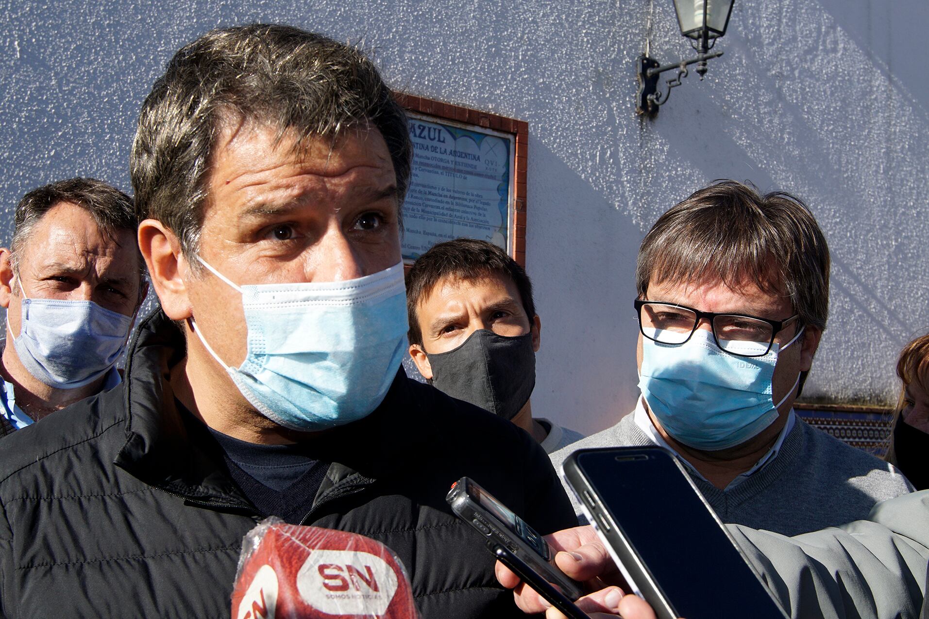 Facundo Manes, de campaña en Azul