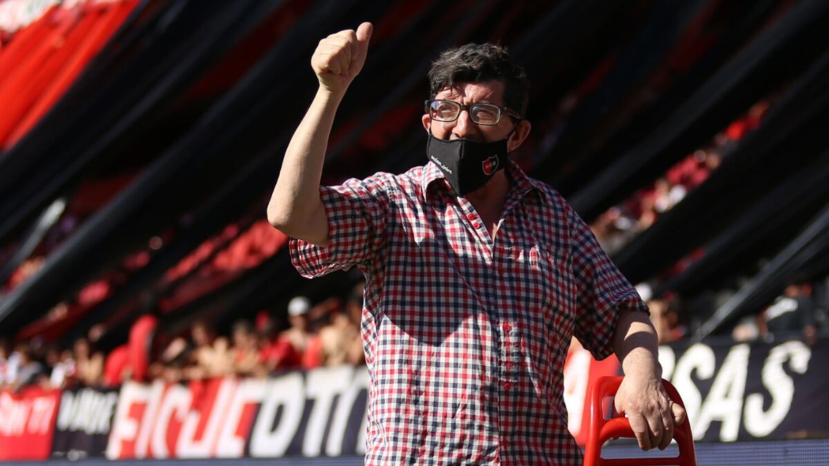 Atropellaron a “Pijuí”, el reconocido hincha de Newell’s que vende golosinas en la cancha