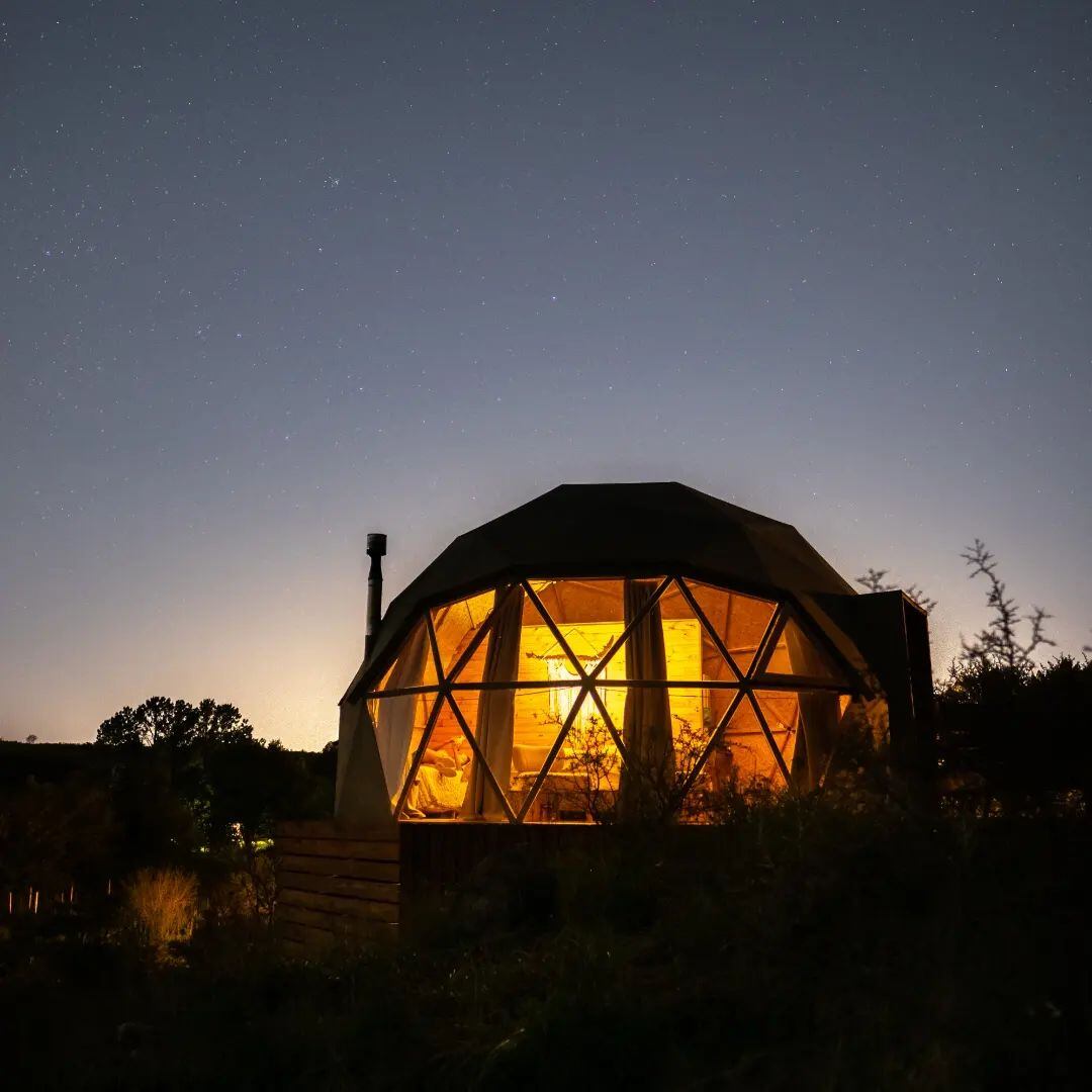 El ecoglamping ofrece bajada al río y se ubica a menos de una hora de Córdoba.