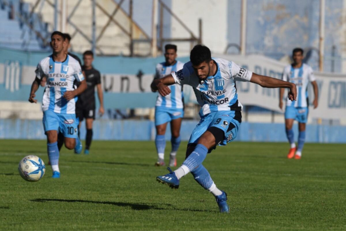 Hernán Medina tiene que esperar para confirmar la formación de Racing de Nueva Italia