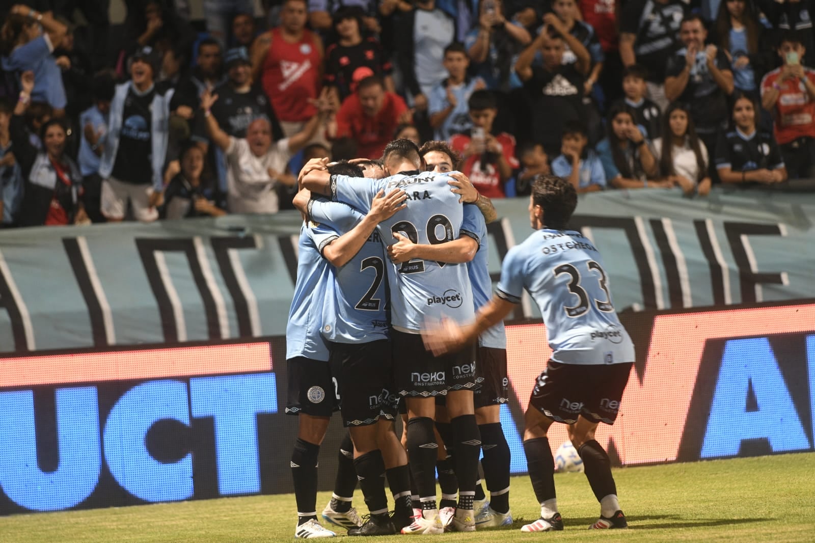 Nicolás Uvita Fernández marcó el 1-0 de Belgrano ante Barracas Central. (Javier Ferreyra / La Voz)