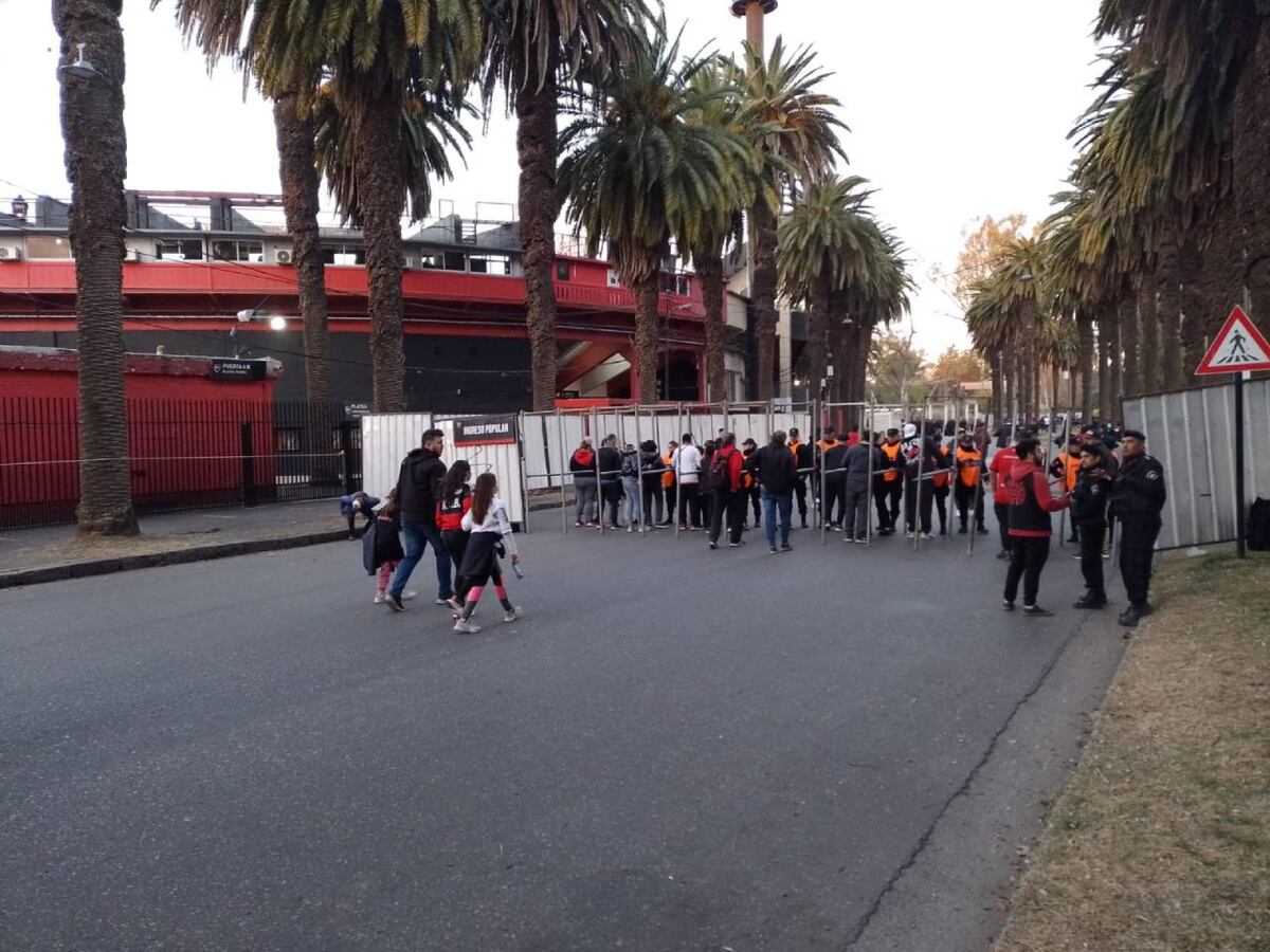 Banderazo de Newell’s: detuvieron a cinco personas antes del clásico rosarino