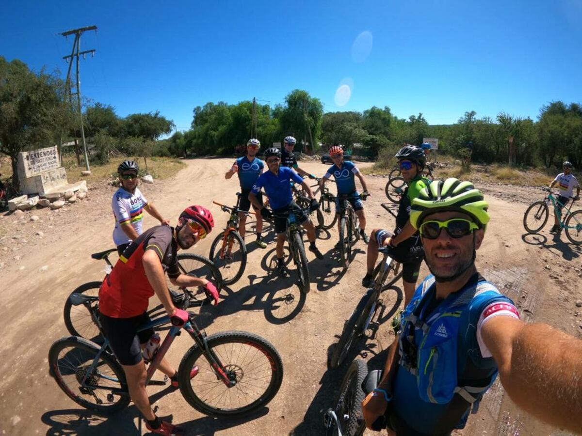 Buena participación de pedalistas de Arroyito en el Desafío del Río Pinto