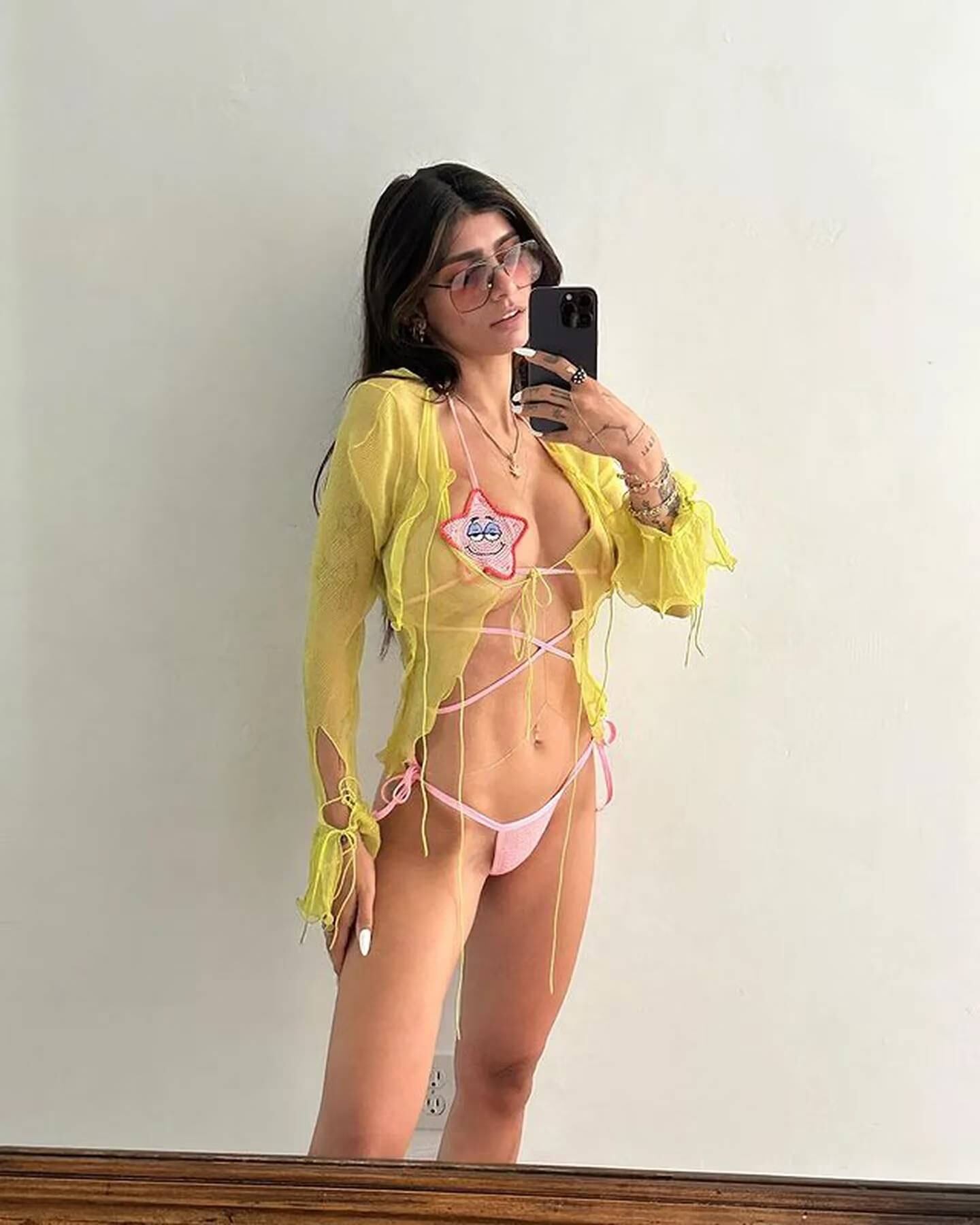 Mia Khalifa causa furor en redes.