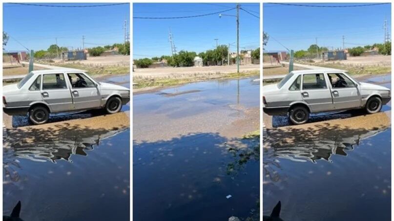 Vecinos del Barrio CGT Rivadavia mostraron las complicaciones por culpa de un caño roto que imposibilita la circulación normal por la zona.