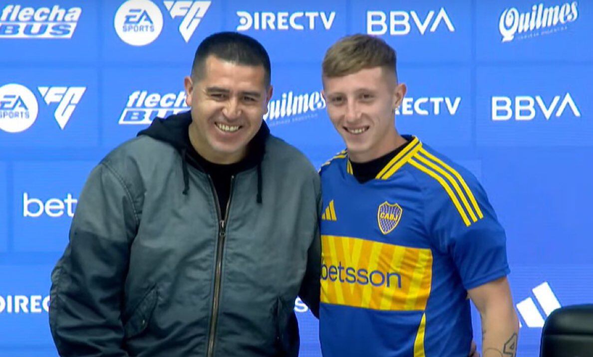 Barinaga fue presentado por Riquelme en Boca. (Gentileza  X @BocaPasionTotal).