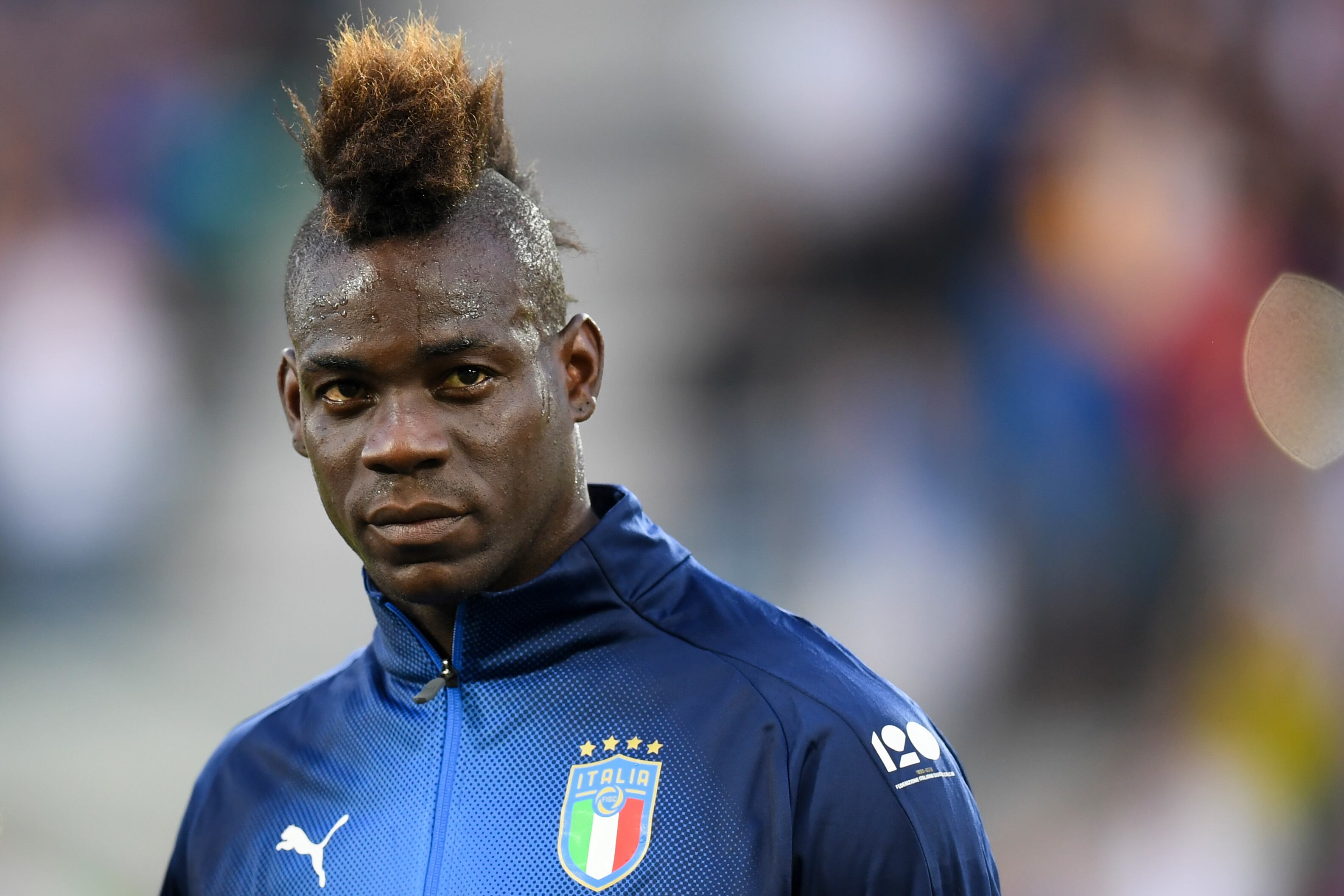 Mario Balotelli vistiendo los colores de la Selección de Italia.