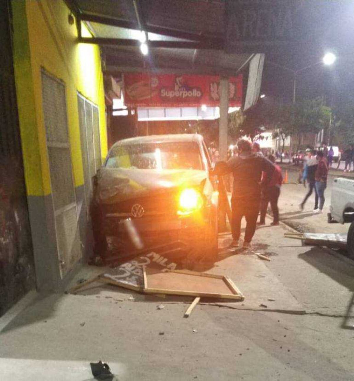 Fontana: abuelo y nieto murieron atropellados por una camioneta