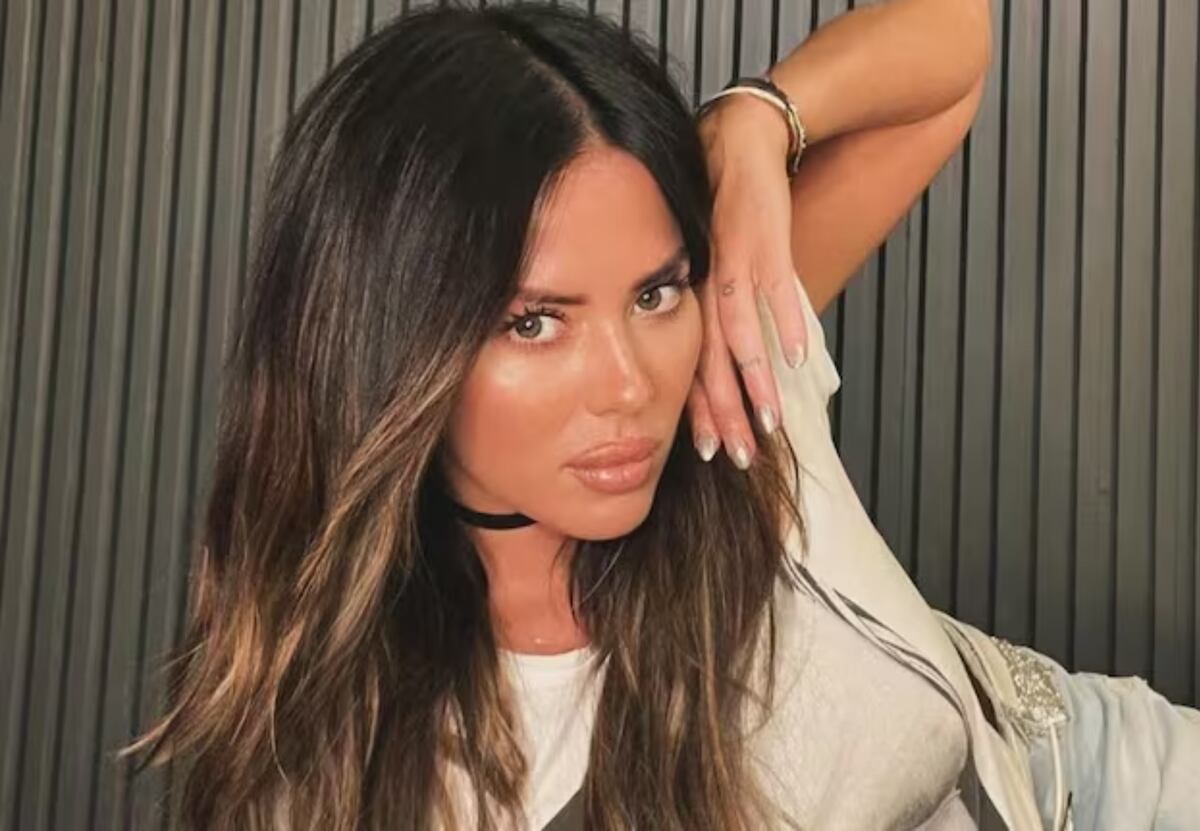 Karina Jelinek se puso el corset más revelador y conquistó las redes con un mega escote