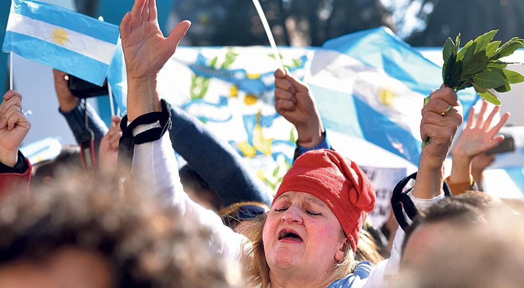 El Himno Nacional nos representa en el mundo y es una canción que incluye a todos los nacidos bajo los colores de nuestra bandera. Nos une más allá de todas las circunstancias.