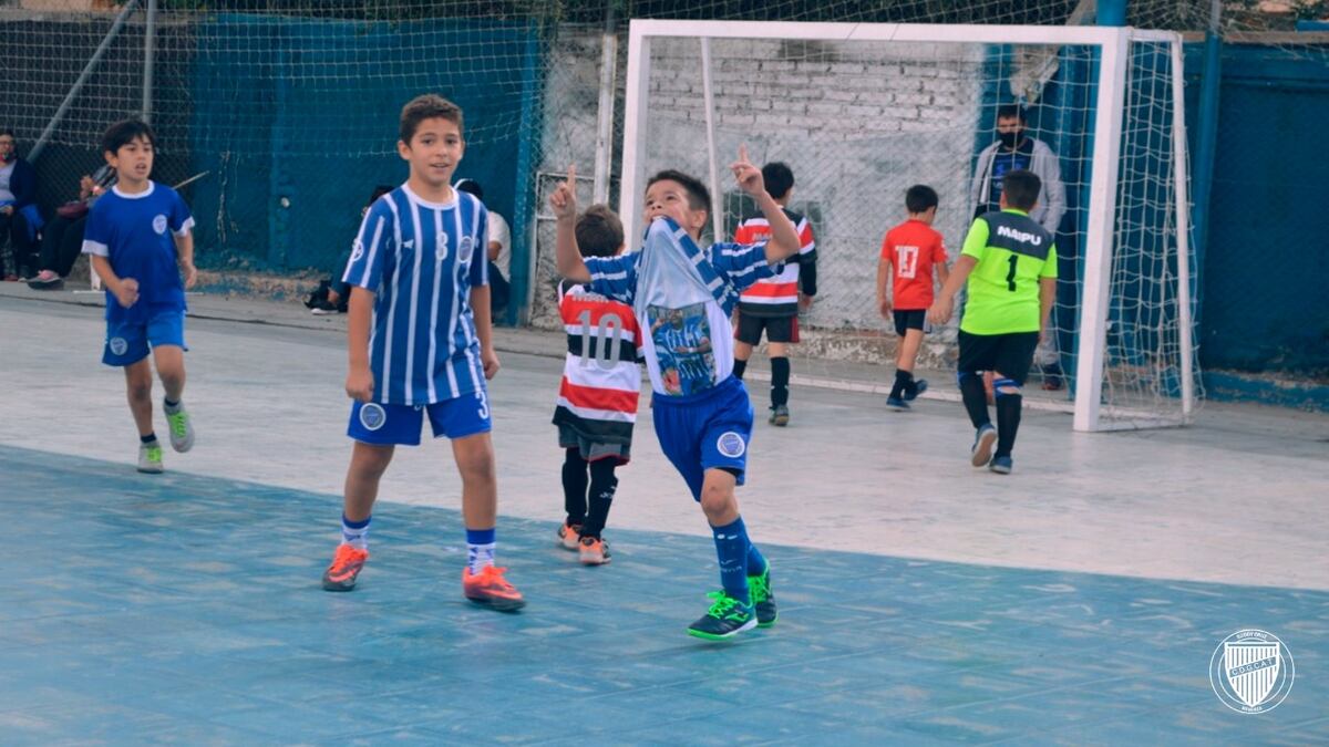 La emotiva dedicatoria de gol de un pequeño futbolista al Morro García en pleno partido