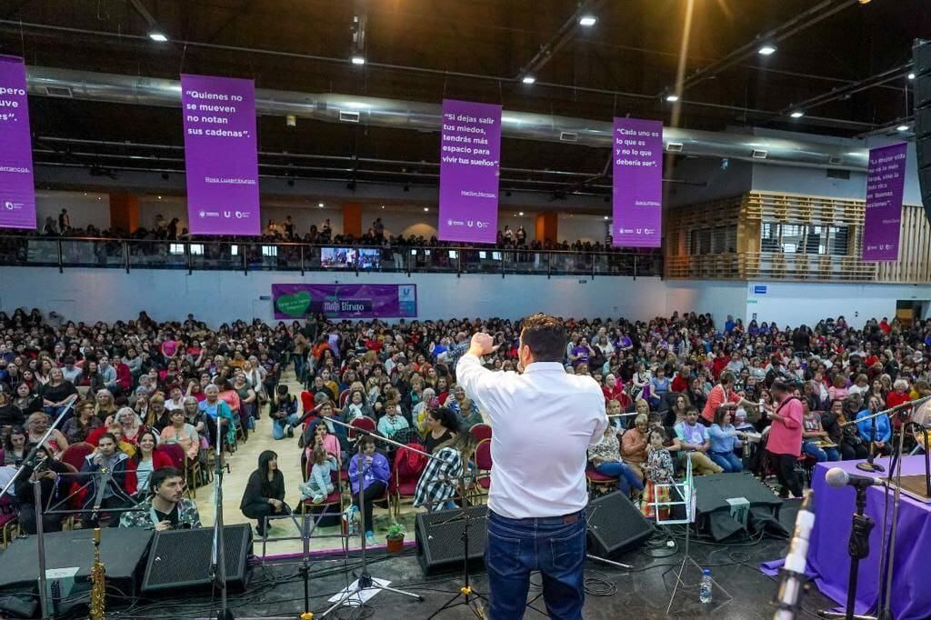 Multitudinario 7º Mate Bingo de la Municipalidad de Ushuaia en homenaje a las mujeres