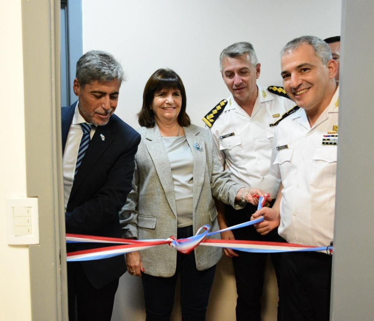 Quinteros y Bullrich en la Jefatura de Policía de Córdoba. (Gobierno de Córdoba)