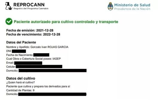 El certificado del Ministerio de Salud donde se autoriza al joven el cultivo controlado y transporte de cannabis.