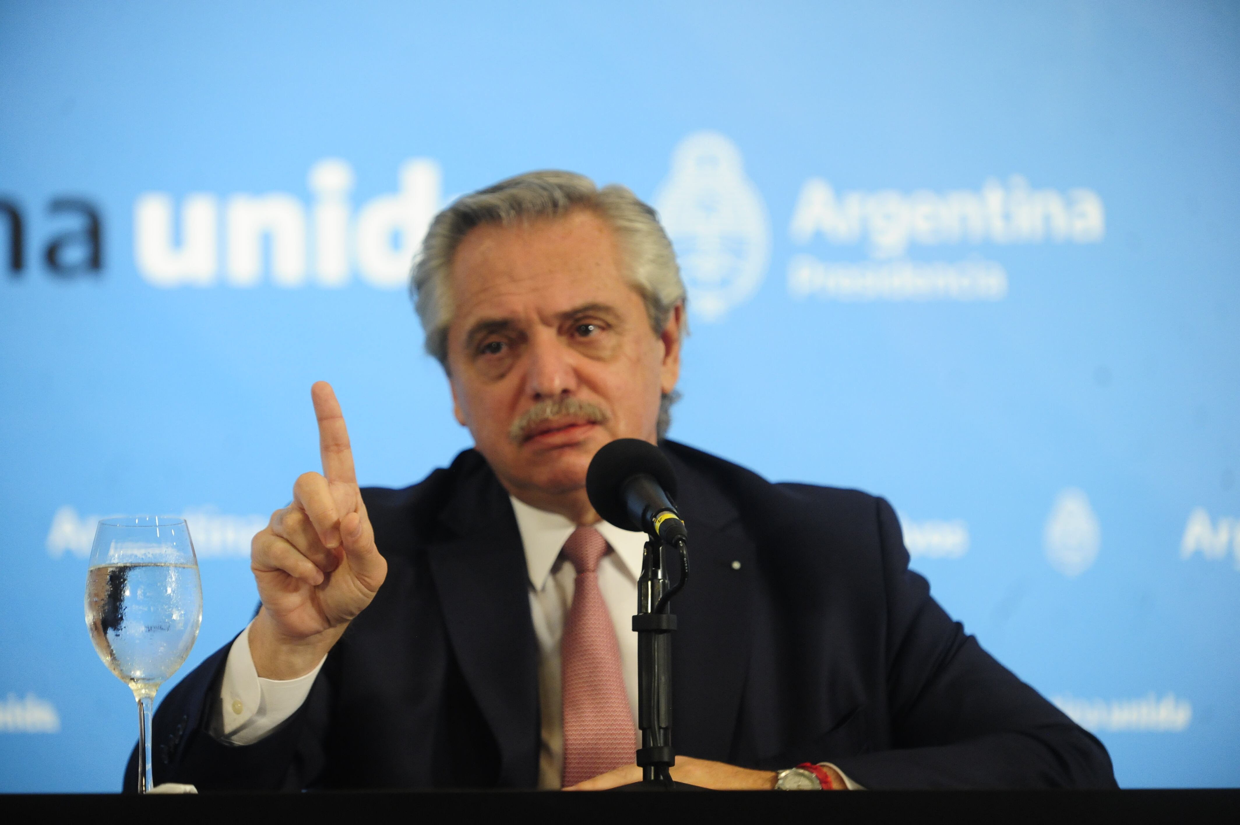 Conferencia de prensa de Alberto Fernández en la Quinta de Olivos. (Foto Clarín)