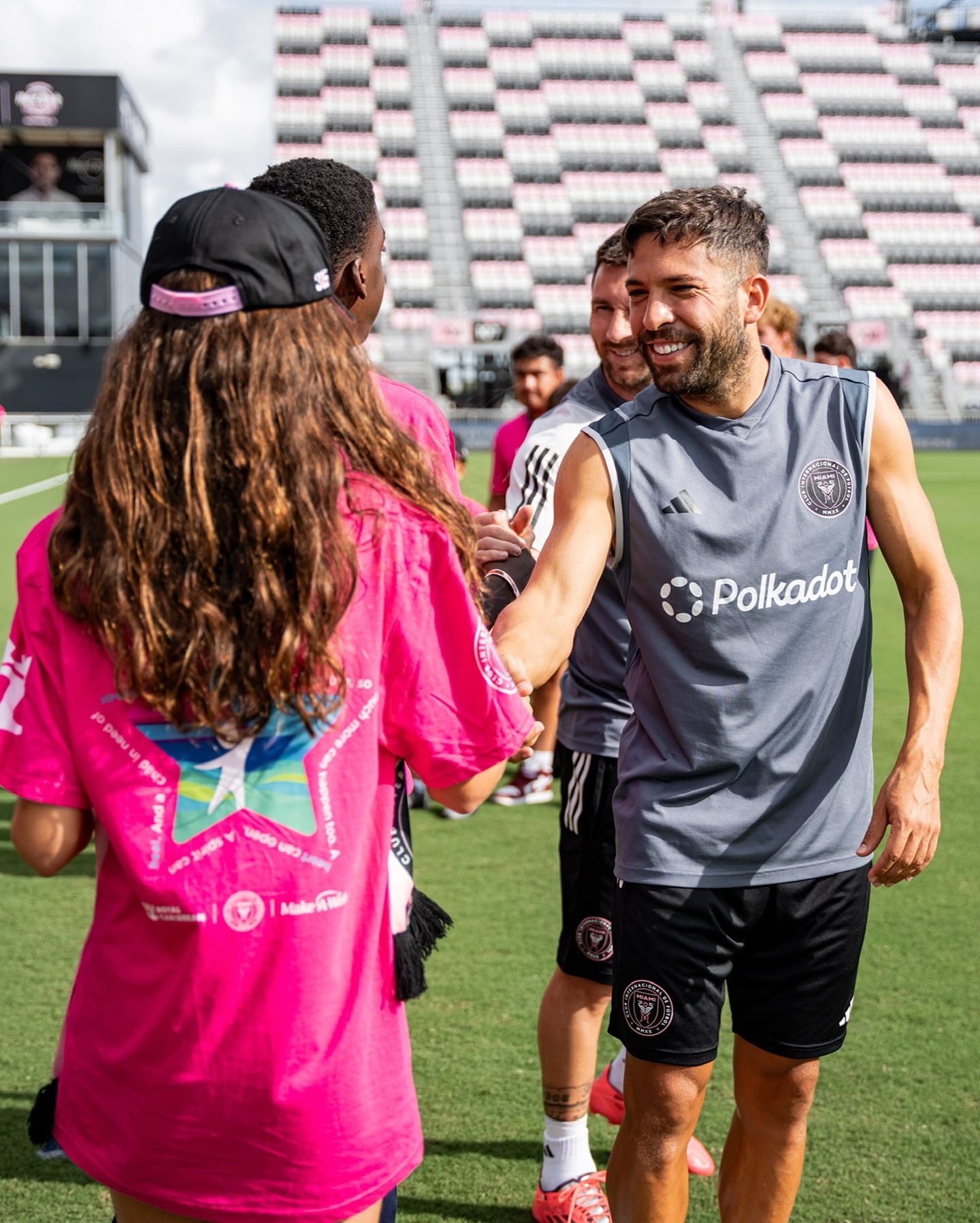 Jordi Alba disfrutó del encuentro con sus fans.