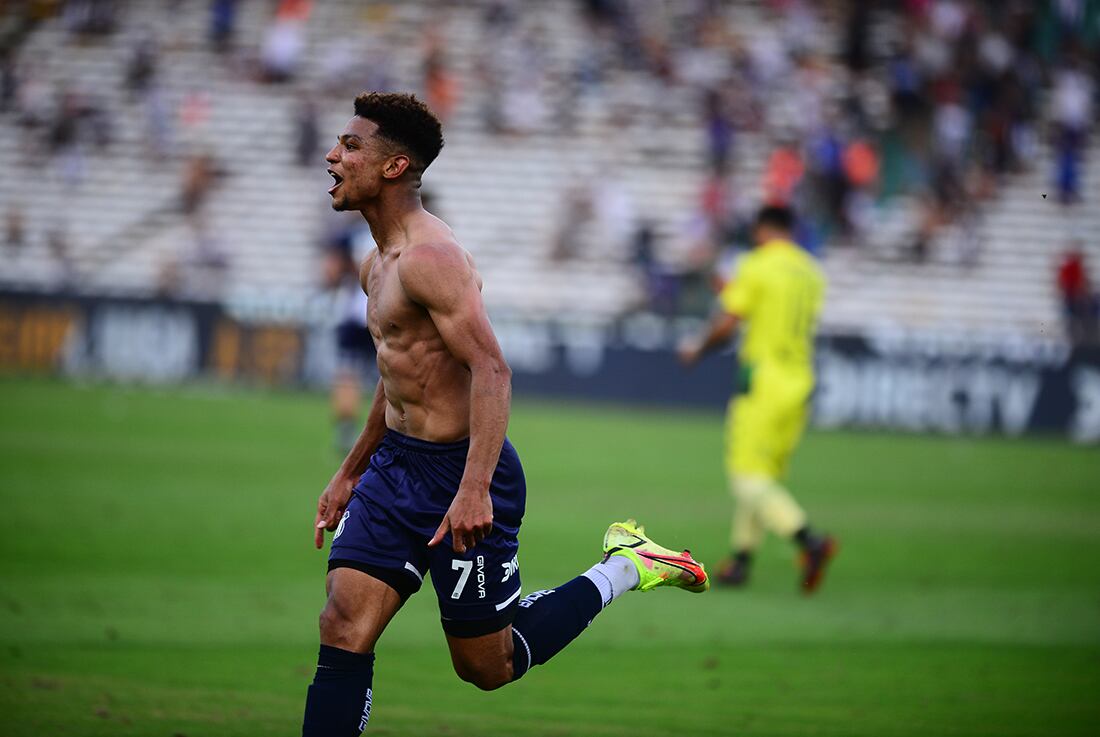 Diego Valoyes festejo de Gol
Futbol. Partido entre Talleres 2 y Aldosivi de Mar del Plata 0 en el Estadio Kempes.
27 noviembre 2021 
foto José Gabriel Hernández