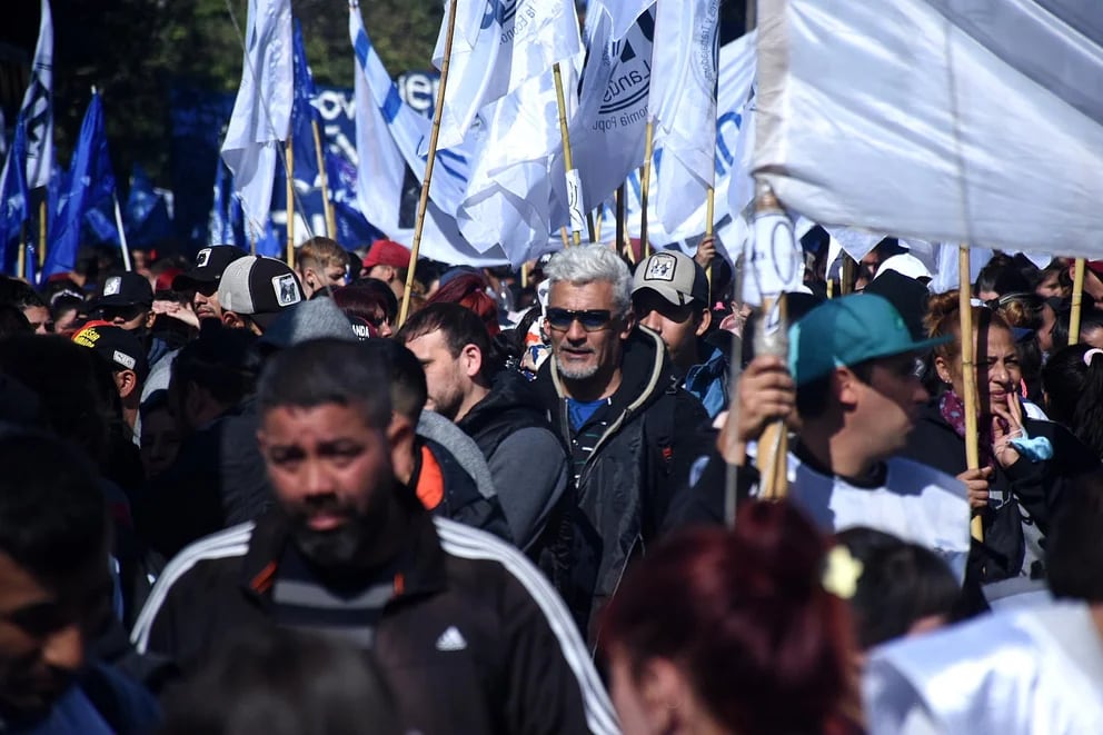 El foco principal de las movilizaciones será “por trabajo genuino y mejoras salariales”.