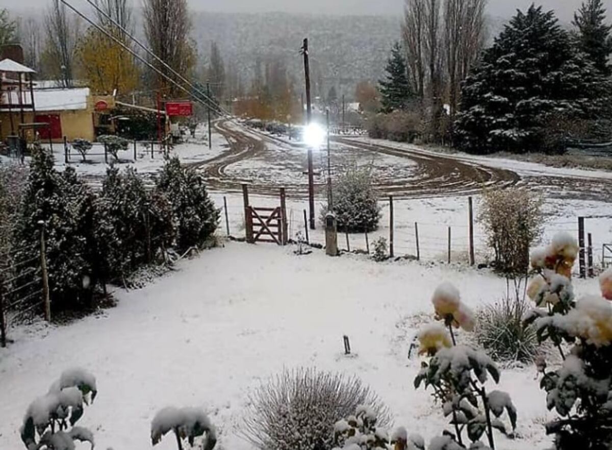 Mendoza entre lluvia, frío y postales de nieve en Potrerillos y Valle de Uco