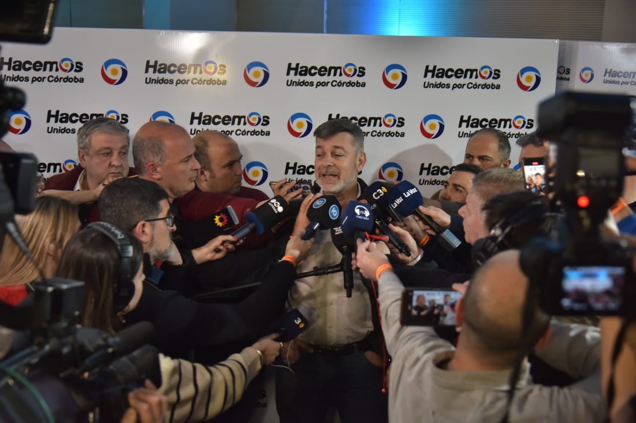 Javier Pretto en el búnker de Hacemos Unidos por Córdoba. (Facundo Luque / La Voz)