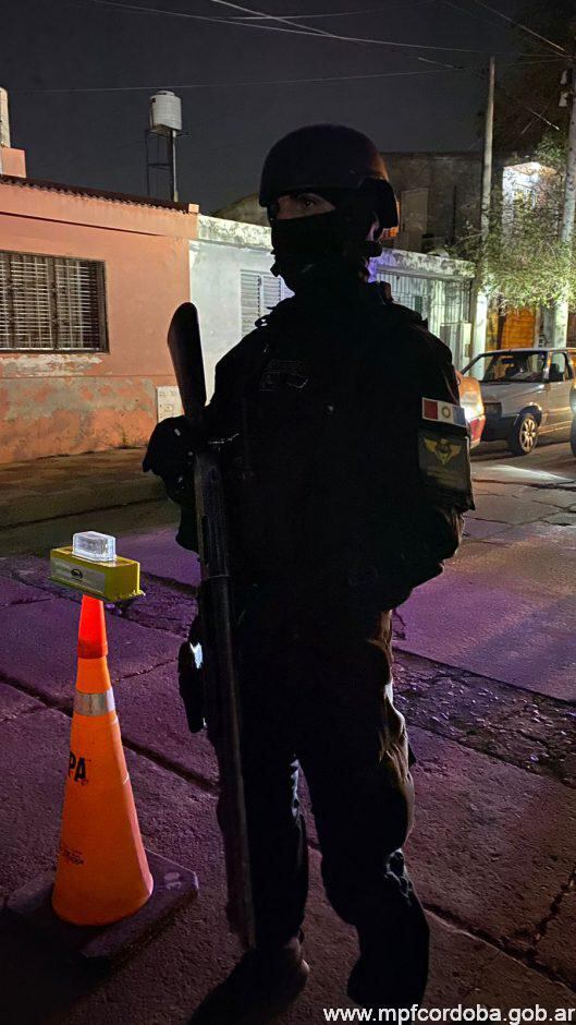 Dos allanamientos cerca de la cancha de Belgrano.