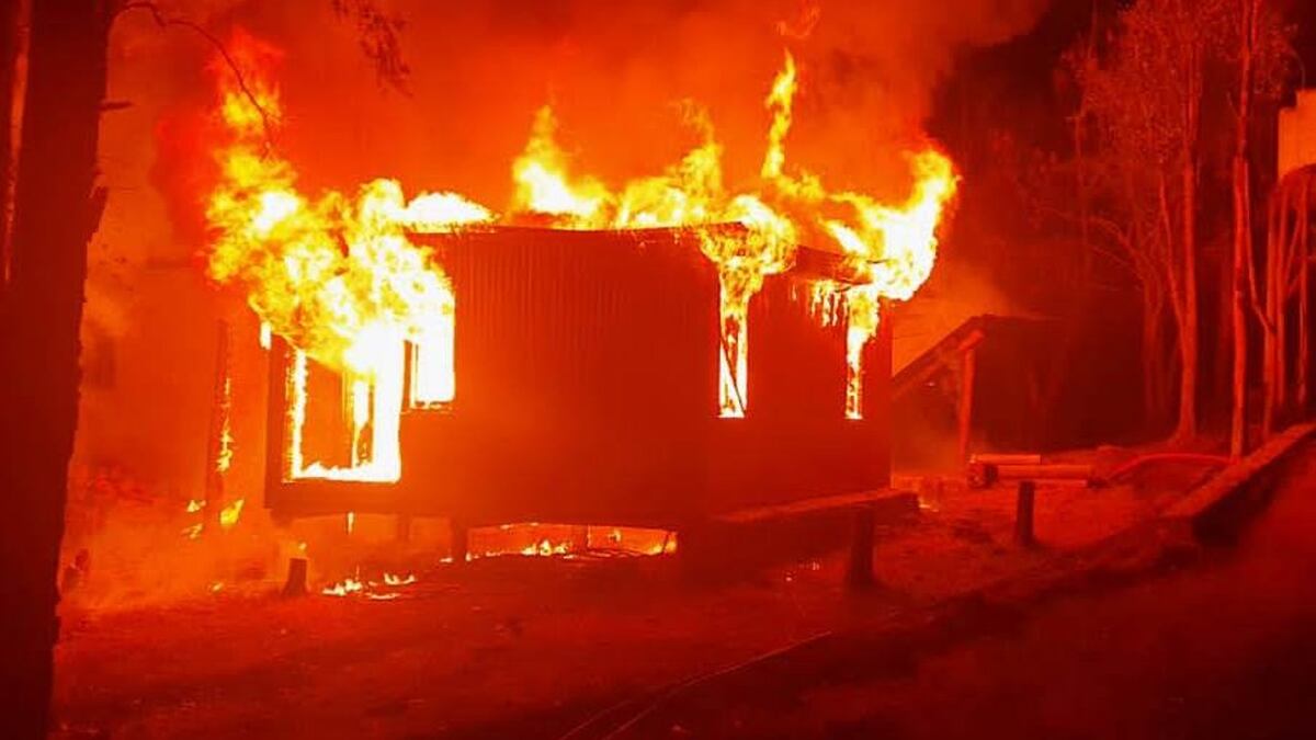 Norte de Córdoba: por una salamandra se incendió la cabaña que alquilaban